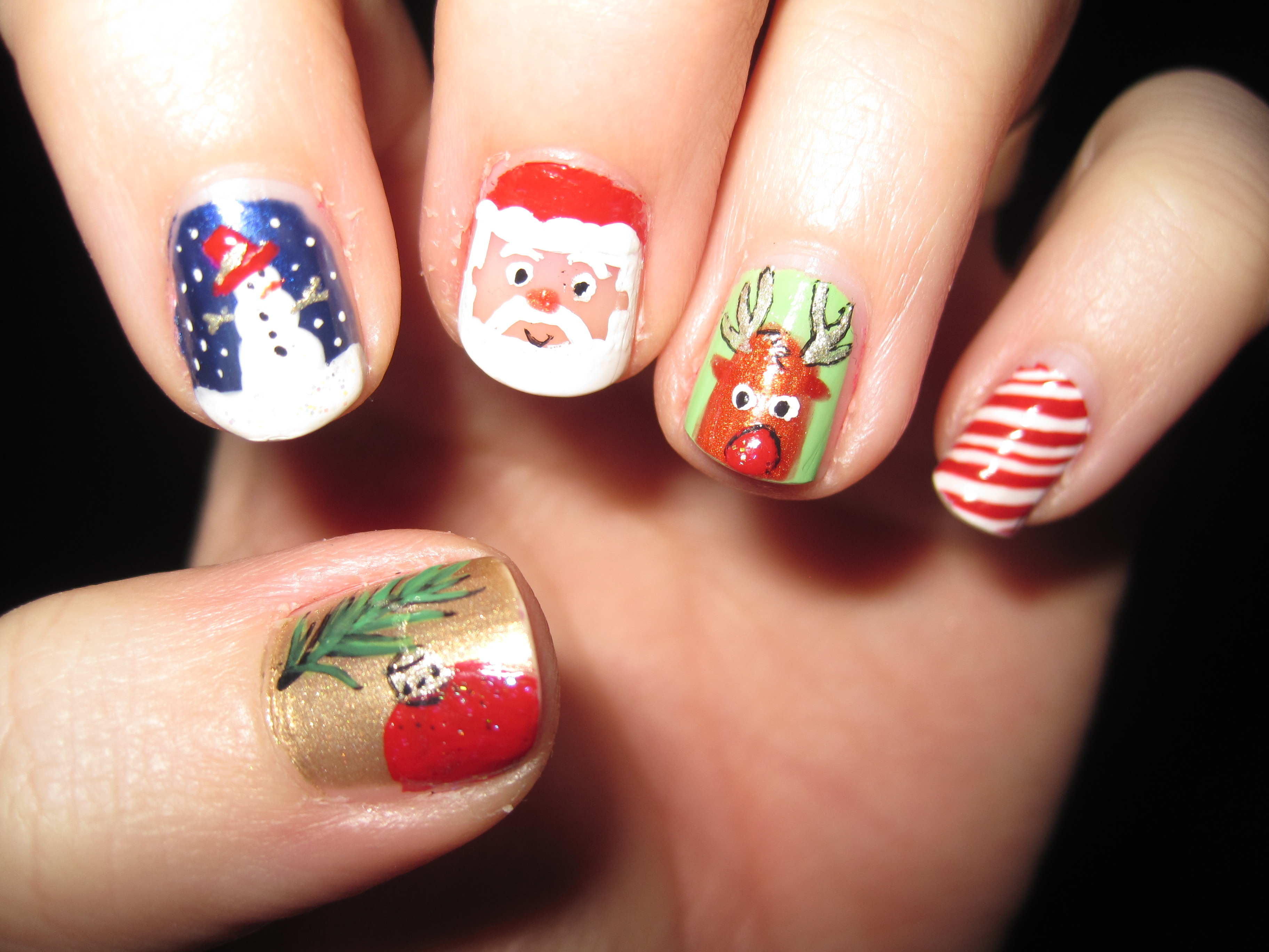 Cute-Christmas-Nail-Designs