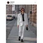 Pantaloni con spacco